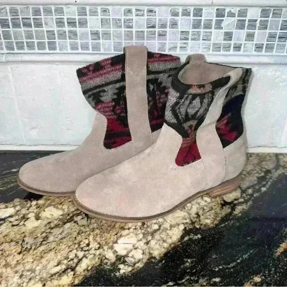 Toms Laurel Ankle Boots Desert Suede Tribal Wool, Aztec Booties Womens Size 6!